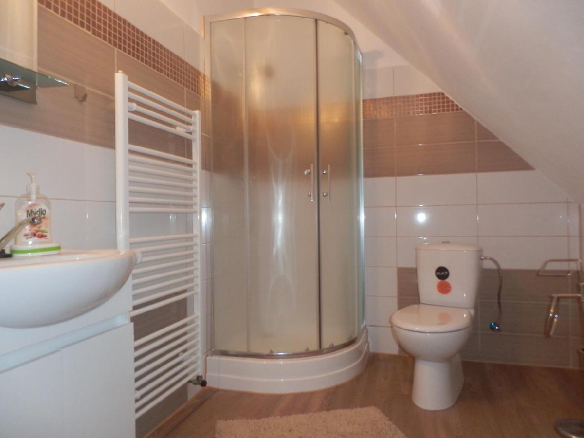 Zamecek Zdiky - Moderni Maly Apartman Bujanov Exteriör bild