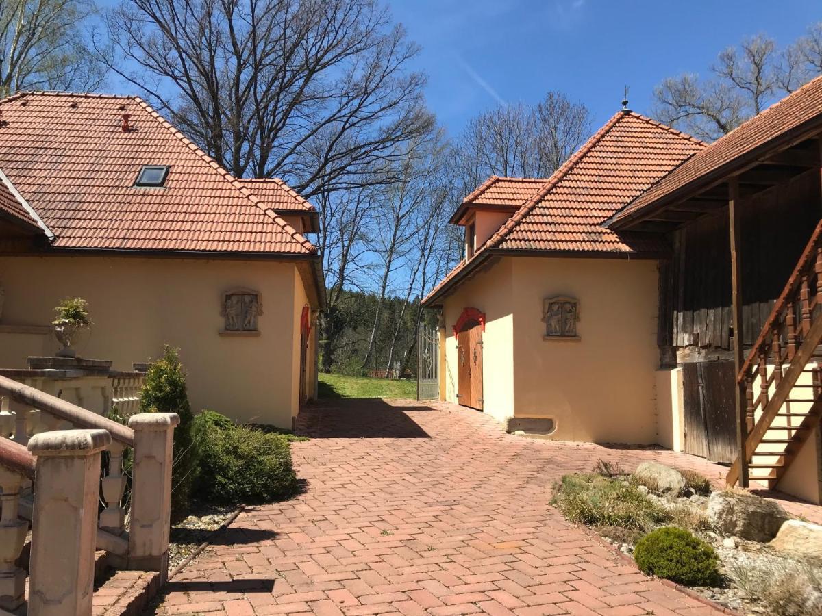 Zamecek Zdiky - Moderni Maly Apartman Bujanov Exteriör bild